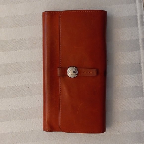 Tumi Soft Leather Women's Wallet (Clutch) - Picture 12 of 13